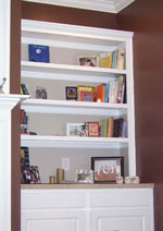 Attactive Built-In Bookshelf Storage